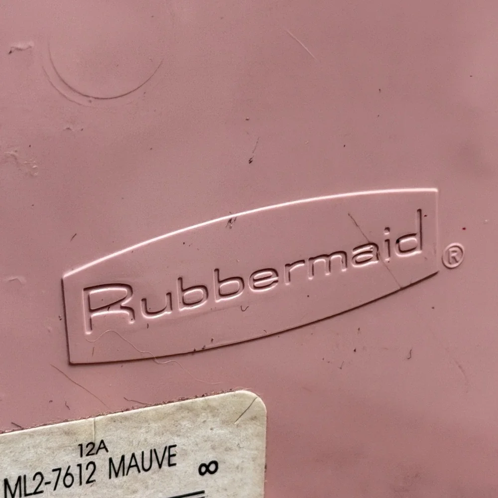 Rubbermaid vintage wastebasket
